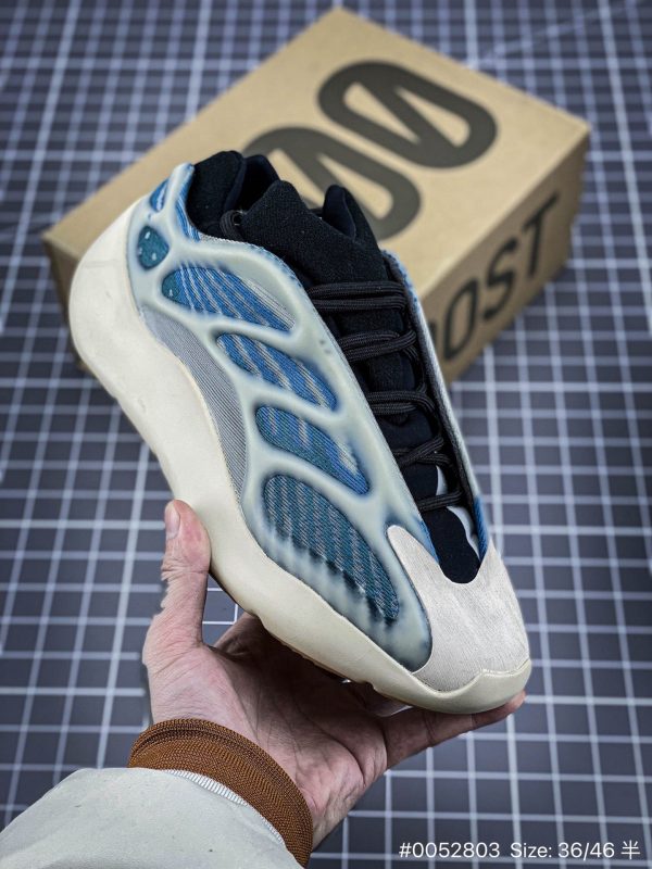 Adidas Yeezy 700