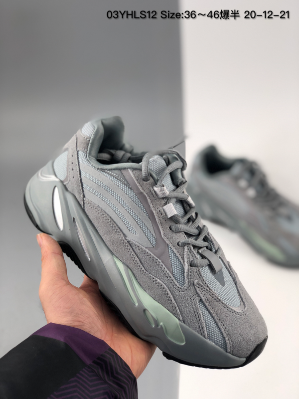 Adidas Yeezy 700