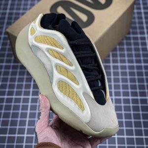 Adidas Yeezy 700