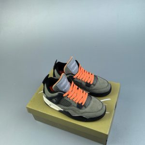 Air Jordan 4 Retro