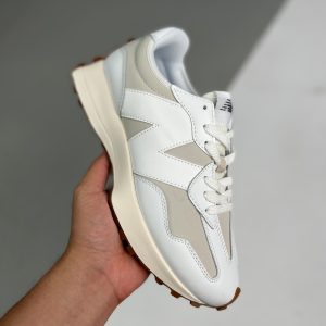 New Balance 327