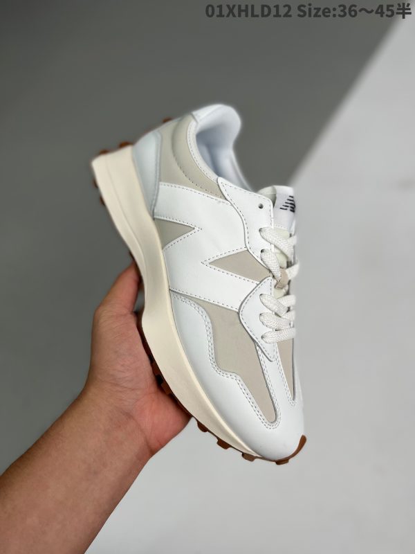 New Balance 327