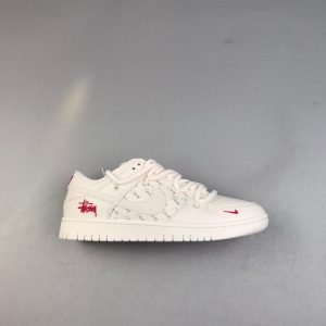 Nike Dunk Low Retro SE x Stussy