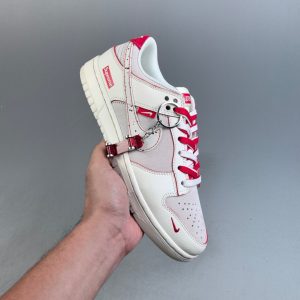 Nike Dunk SB Low x Stussy