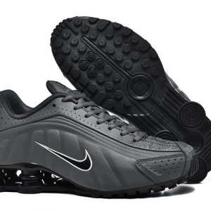 Nike Shox R4