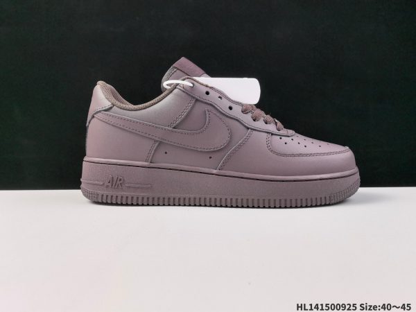 Nike Air Force 1‘07 LV8